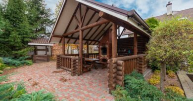 Zahradní přístřešek a posezení